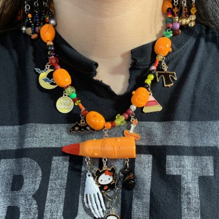 Hello kitty Halloween spooky hand