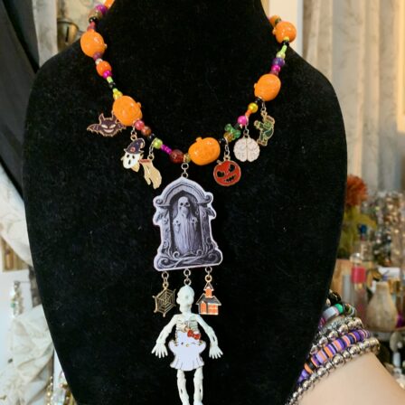 Hellokittyhalloween white skelly